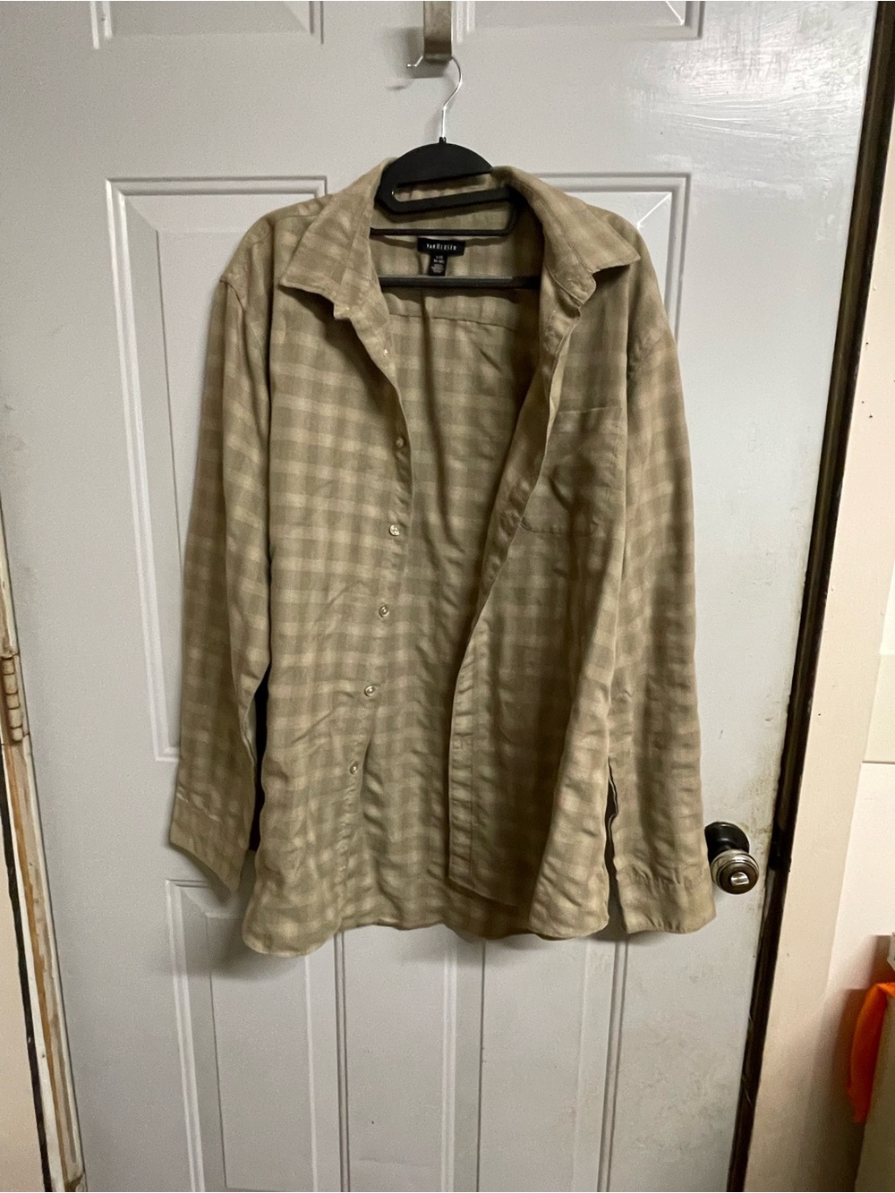 Vanheusen  Plaid Button-Up  Men’s  Shirt - Beige L